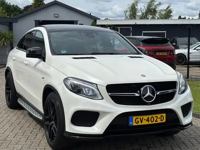Mercedes-Benz GLE view 3