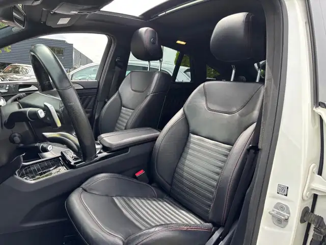 Mercedes-Benz GLE view 12