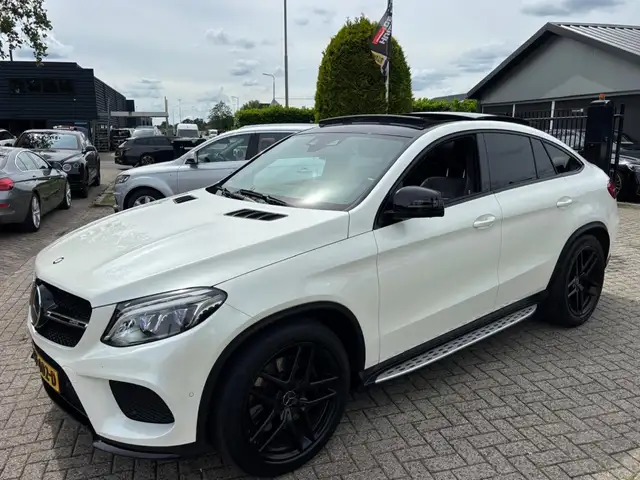 Mercedes-Benz GLE view 8