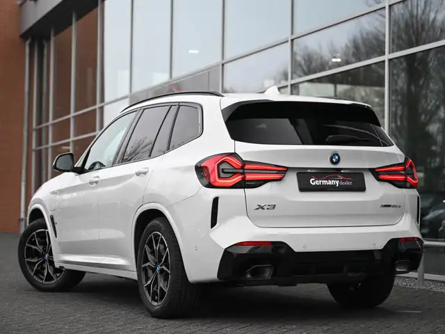 BMW X3 view 2