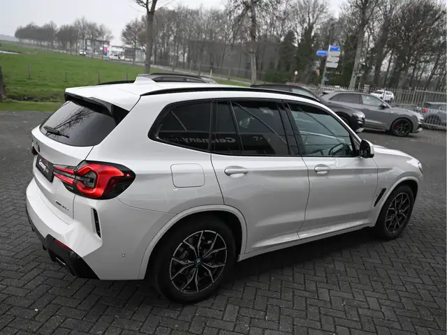 BMW X3 view 5