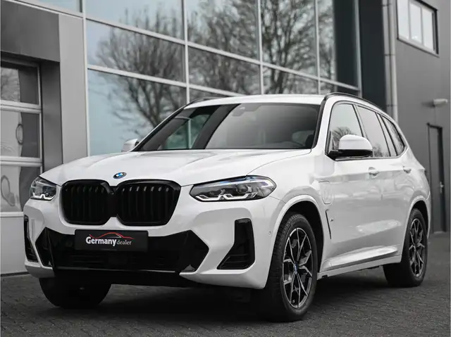BMW X3 view 12