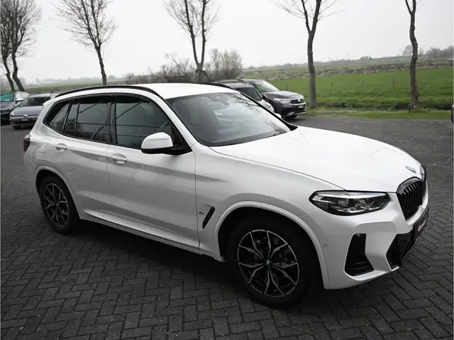BMW X3 view 4