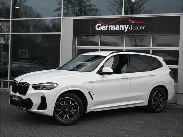 BMW X3 view 10