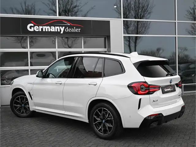 BMW X3 view 11
