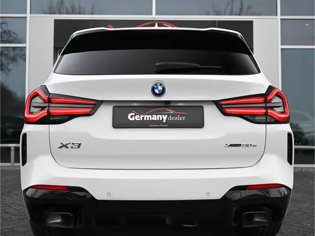 BMW X3 view 9