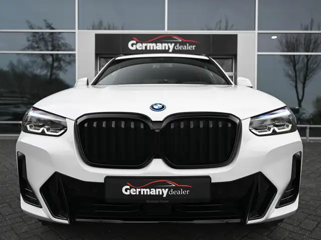 BMW X3 view 8
