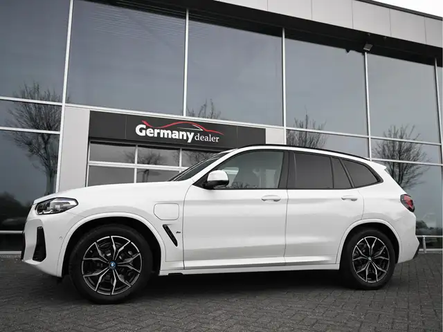 BMW X3 view 14