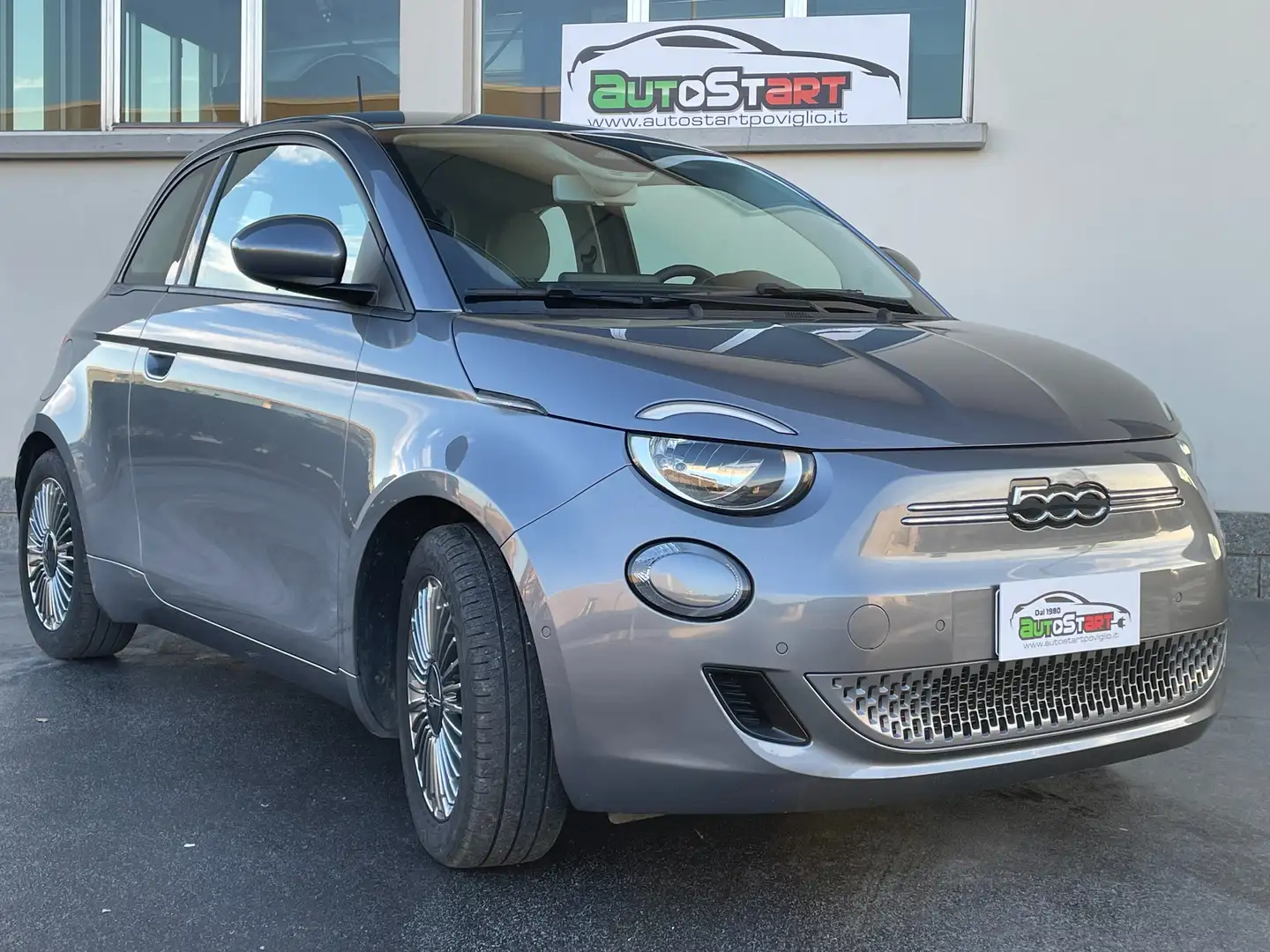 Fiat 500e 42 kWh Icon***300KM AUTONOMIA***26000KM Grijs - 1