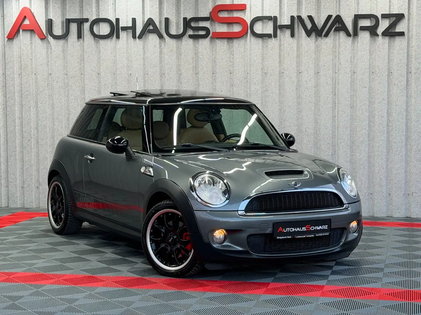 MINI Cooper S Automatik Pano Leder H&K Tempo PDC Grau - 1