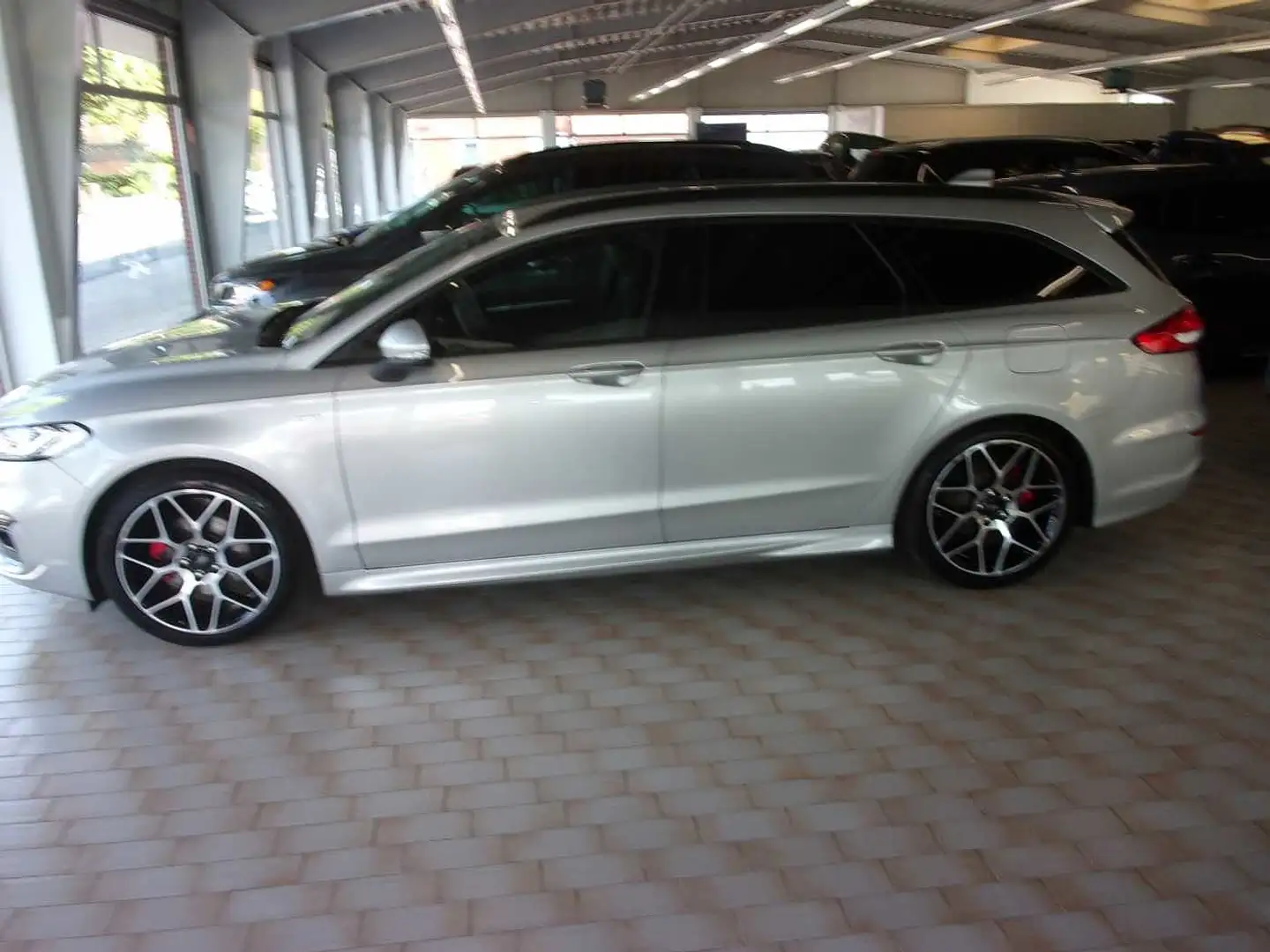 Ford Mondeo Turnier ST-Line Zilver - 2
