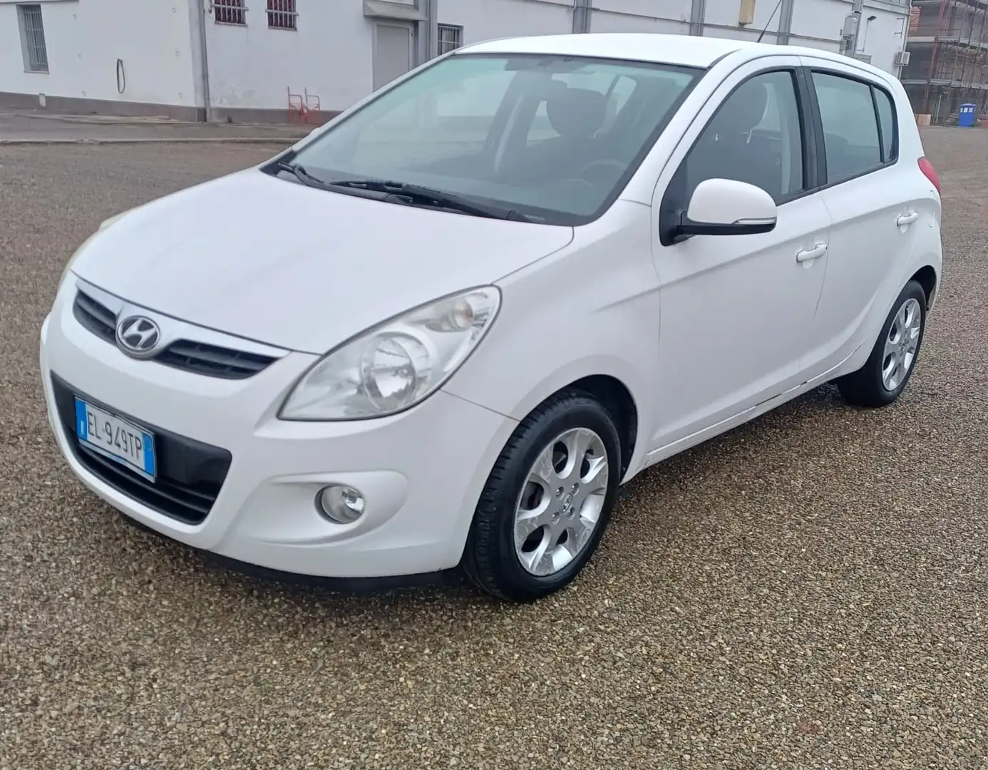 Hyundai i20 i20 I 2009 5p 1.2 Sound Edition Bianco - 2