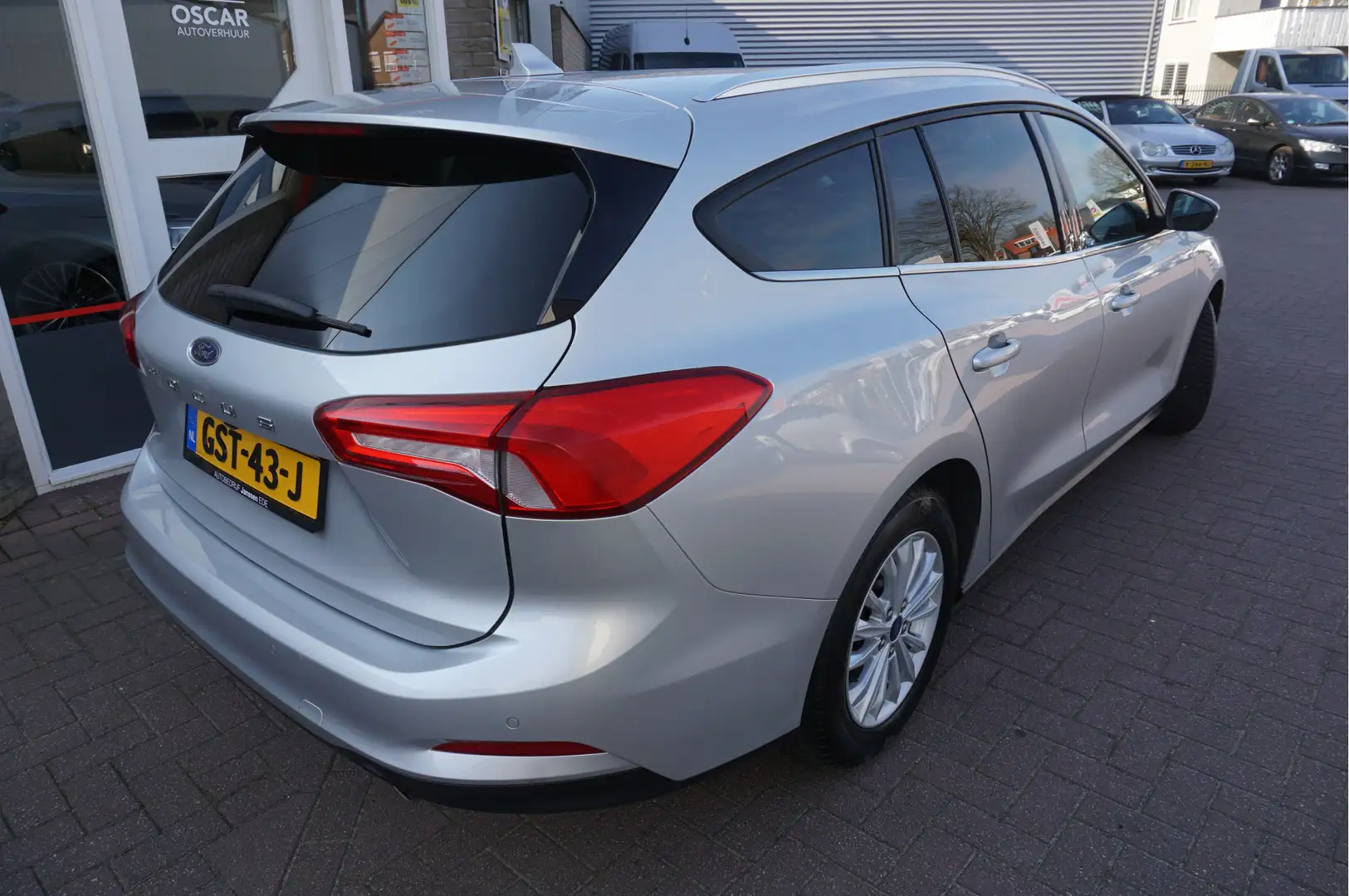Ford Focus Wagon 1.0I EcoBoost Titanium X Automaat Grijs - 2