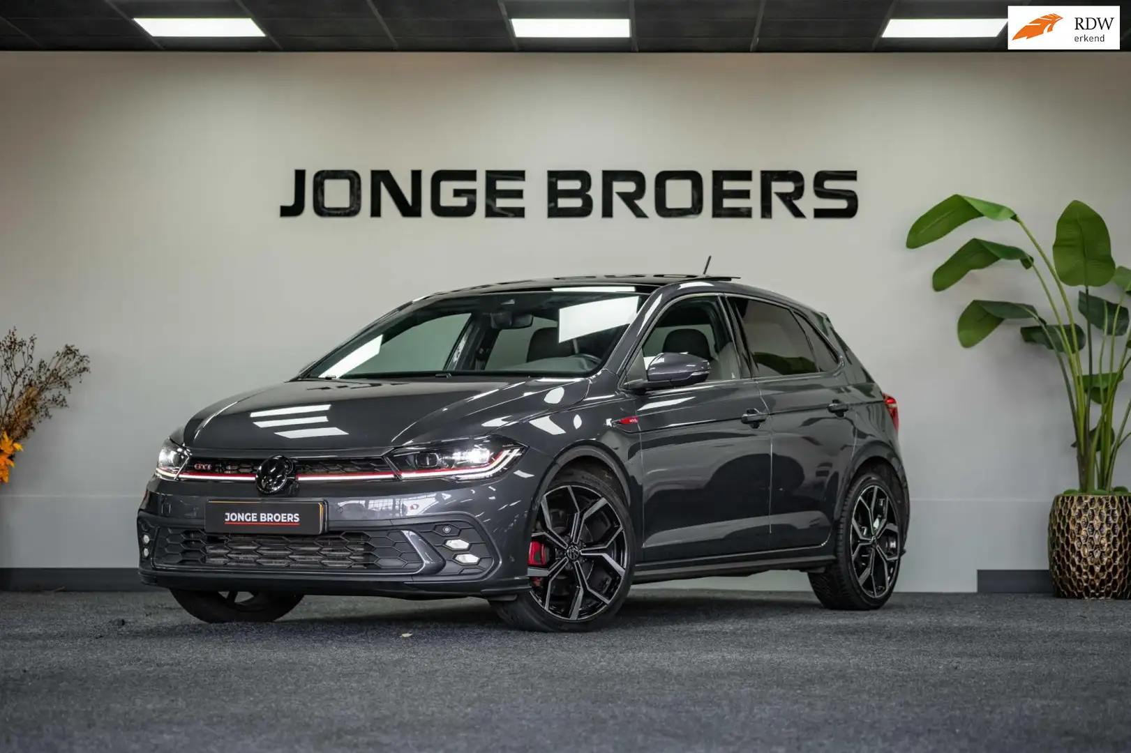Volkswagen Polo GTI 2.0 TSI |Pano|Beats|ACC|Carplay Grijs - 1
