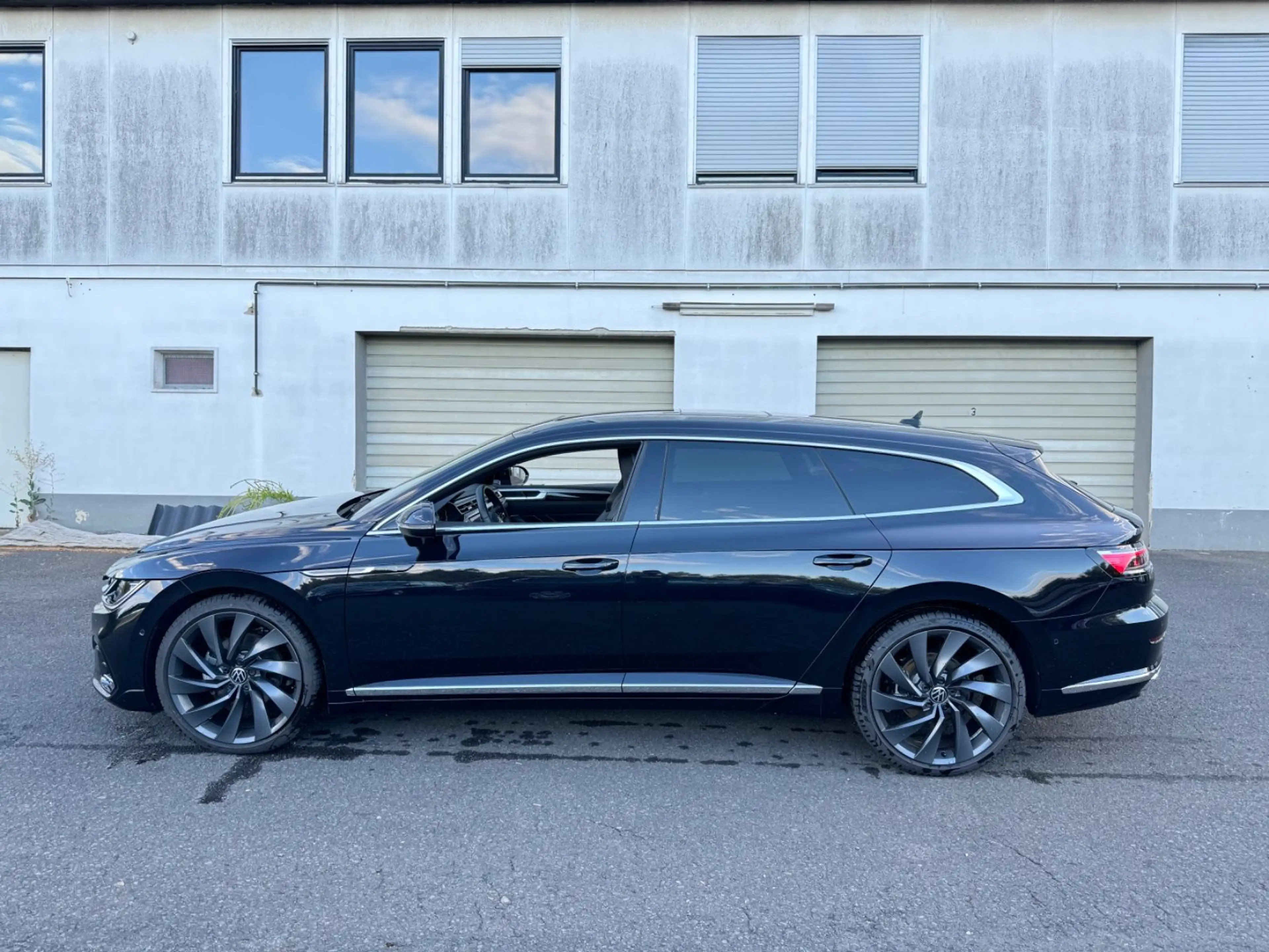 Volkswagen Arteon Shooting Brake R-Line 4Motion — photo 11