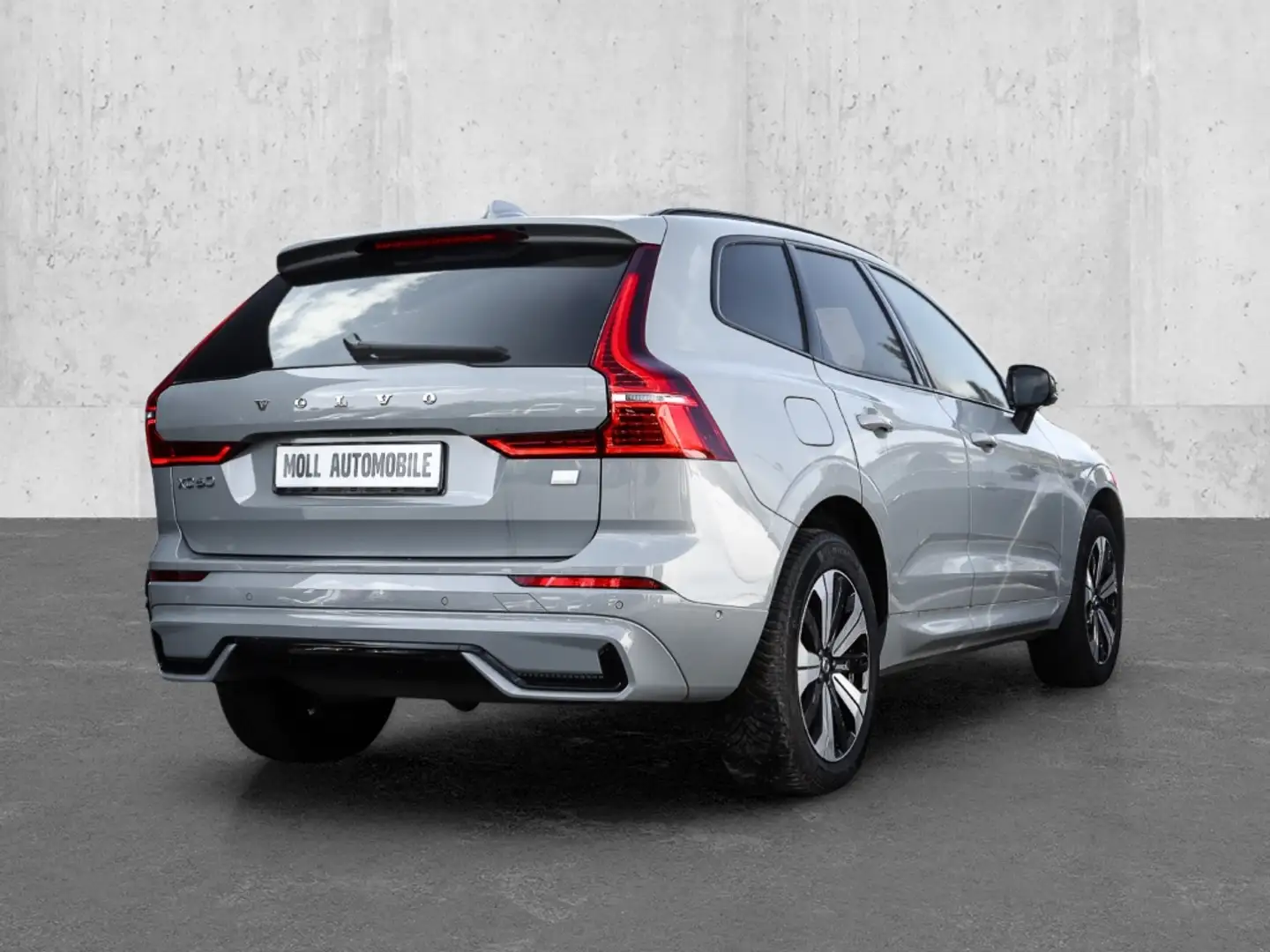 Volvo XC60 Plus Dark Recharge Plug-In Hybrid AWD T6 Twin Engi Grau - 2