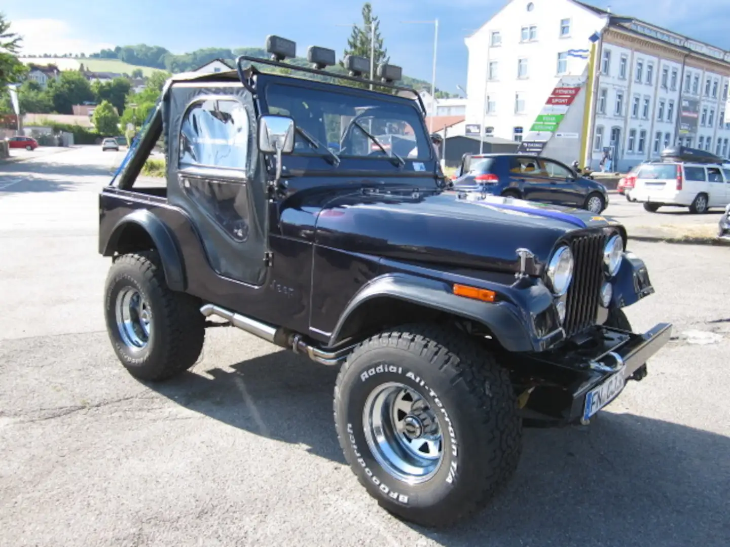 Jeep CJ-5 ~ AMC 401 V8 ~ Blau - 2
