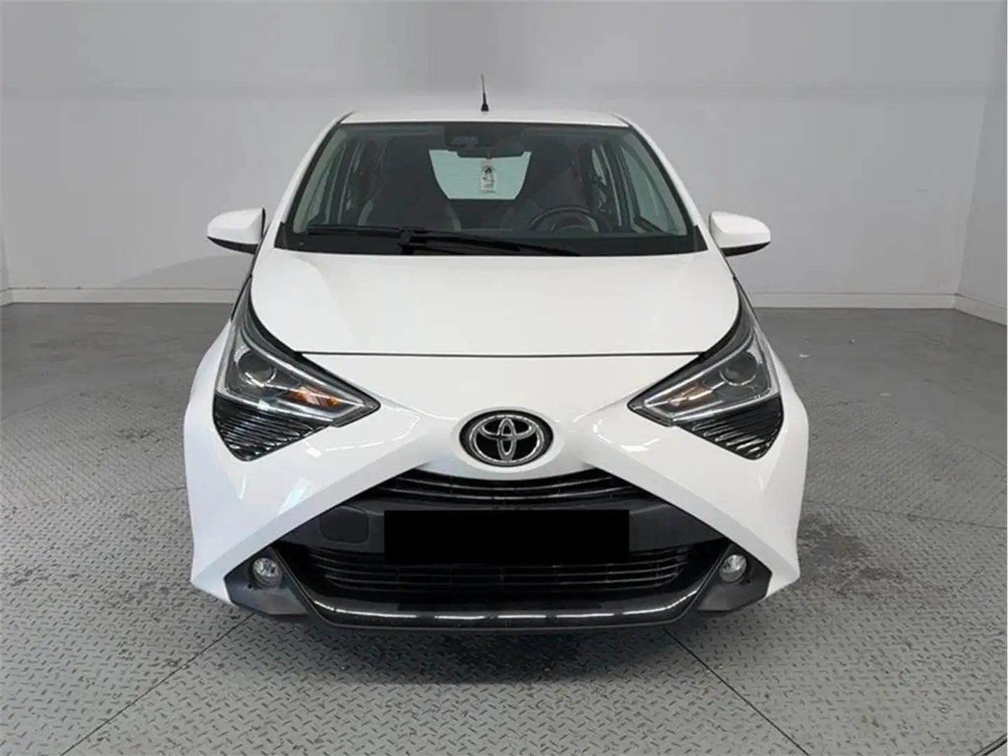 Toyota Aygo 70 x-play - 2