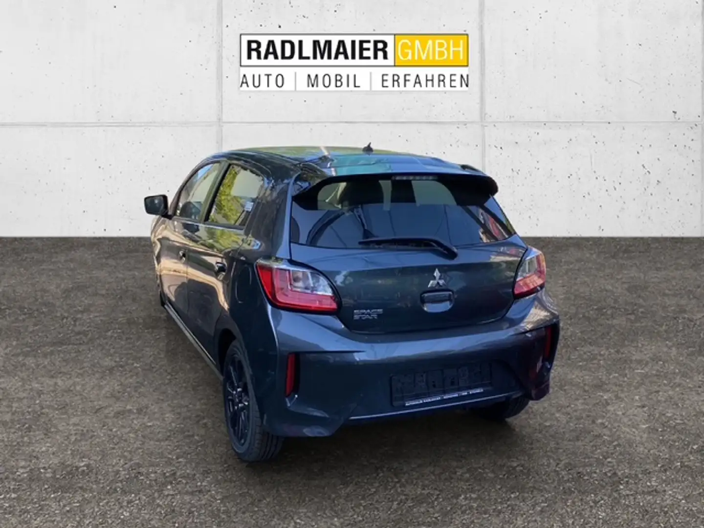 Mitsubishi Space Star Mitsubishi Select+ Black 1.2 MIVEC ClearTec 5-Gan Grau - 2