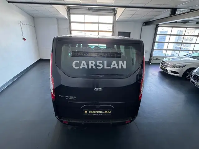 Ford Tourneo Custom view 14