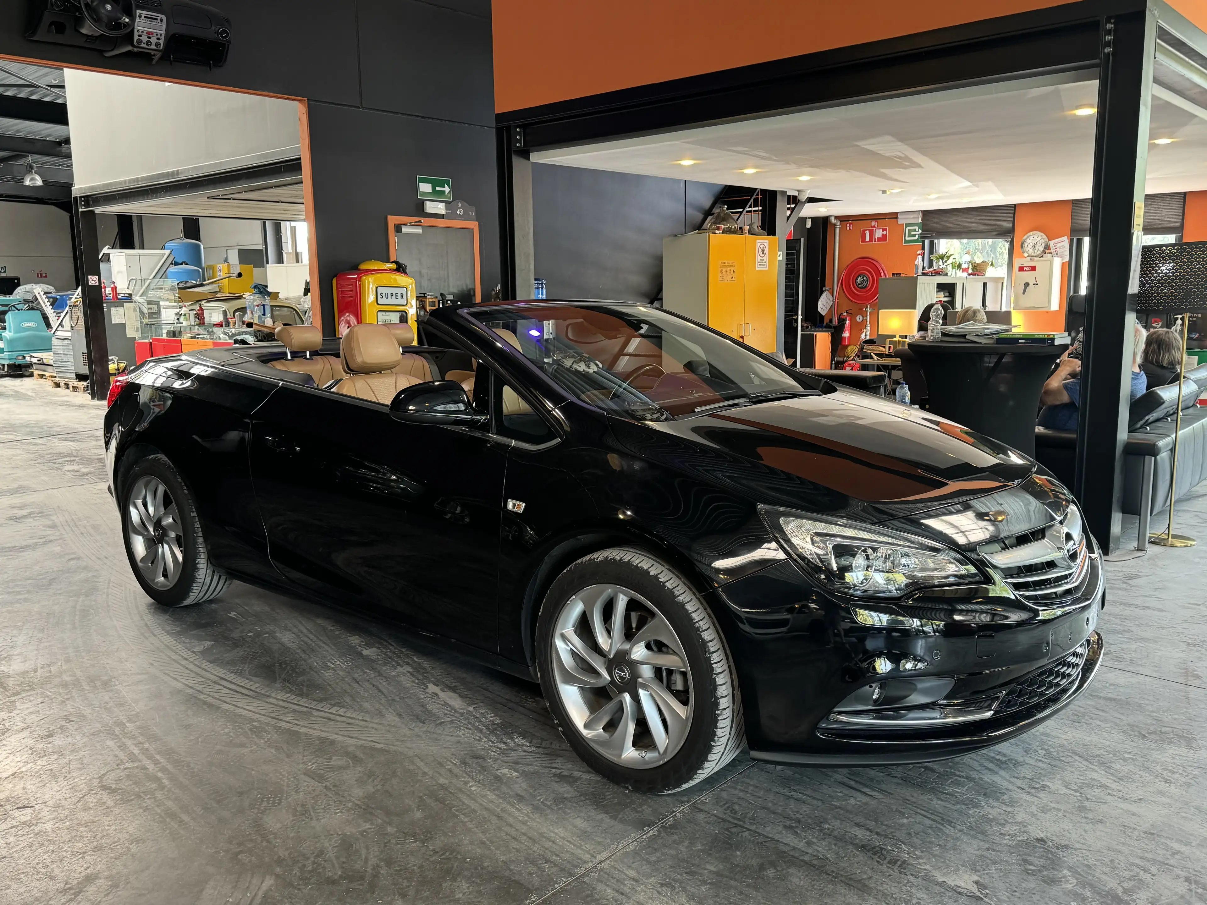 Opel Cascada CABRIOLET 1.4 Turbo - A/C - NAVI - MEDIA/TEL/USB — photo 2