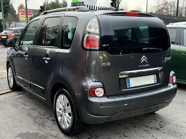 Citroen C3 Picasso view 3