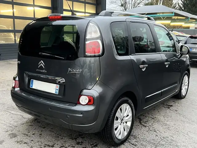 Citroen C3 Picasso view 2