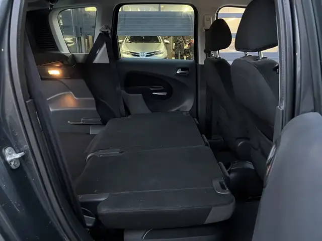 Citroen C3 Picasso view 11