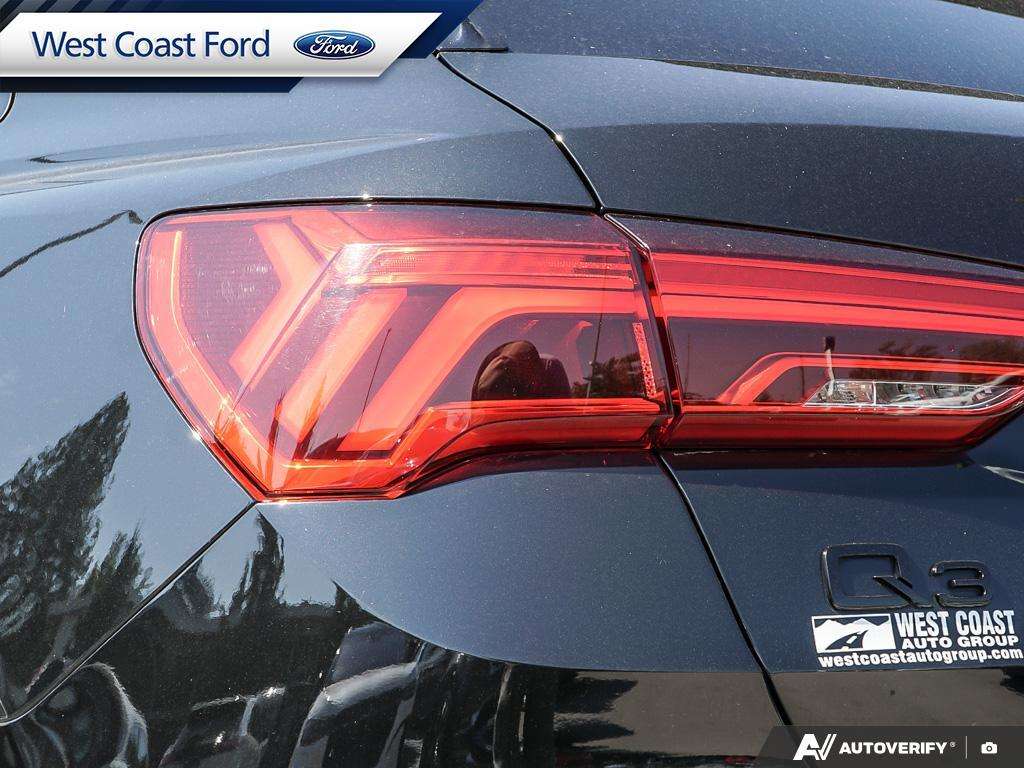 2022 Audi Q3 Progressiv 45 Quattro- S-Line, Leather, Moonroof! 2,000 cc 4 cyl thumb 11