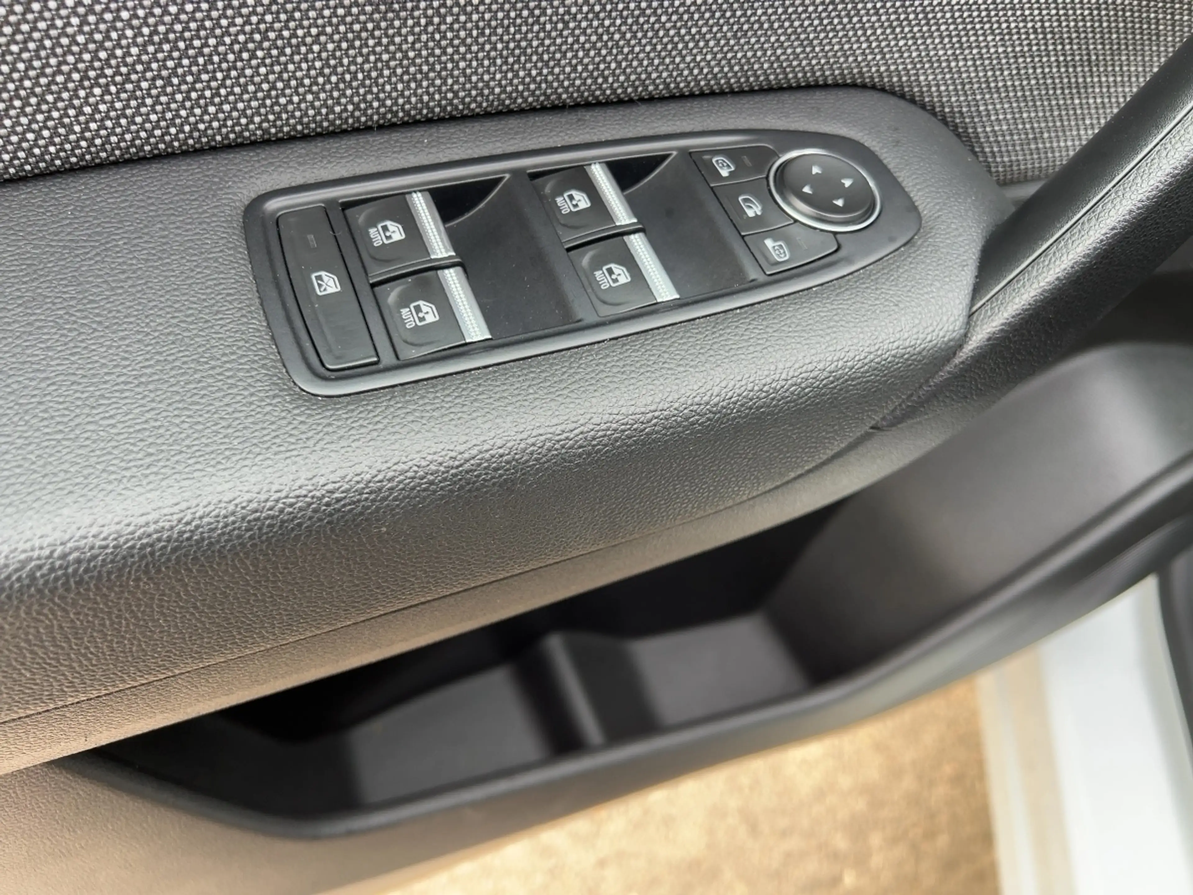 Renault Captur 1.0 TCe 90 Techno — photo 13