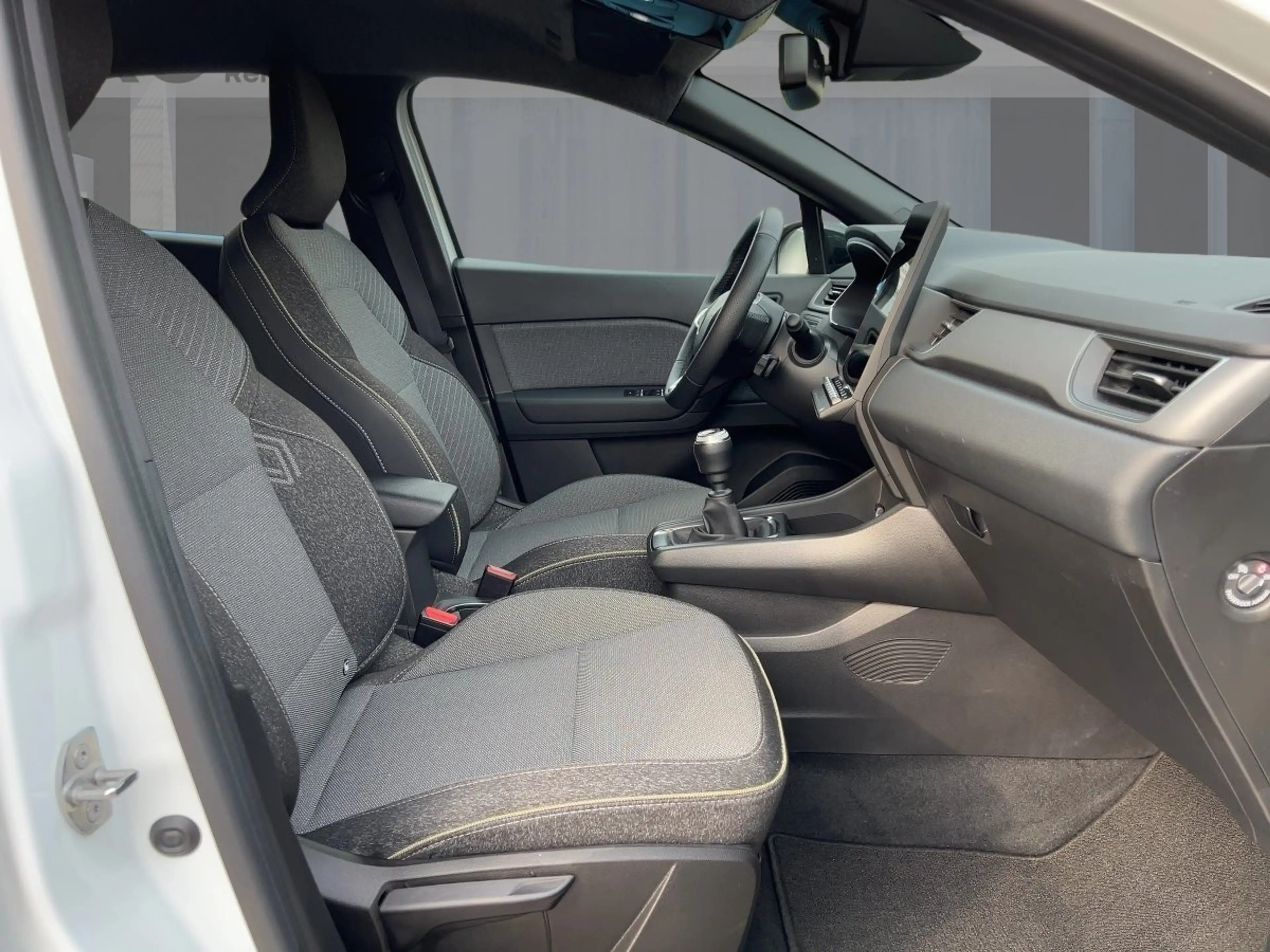 Renault Captur 1.0 TCe 90 Techno — photo 8
