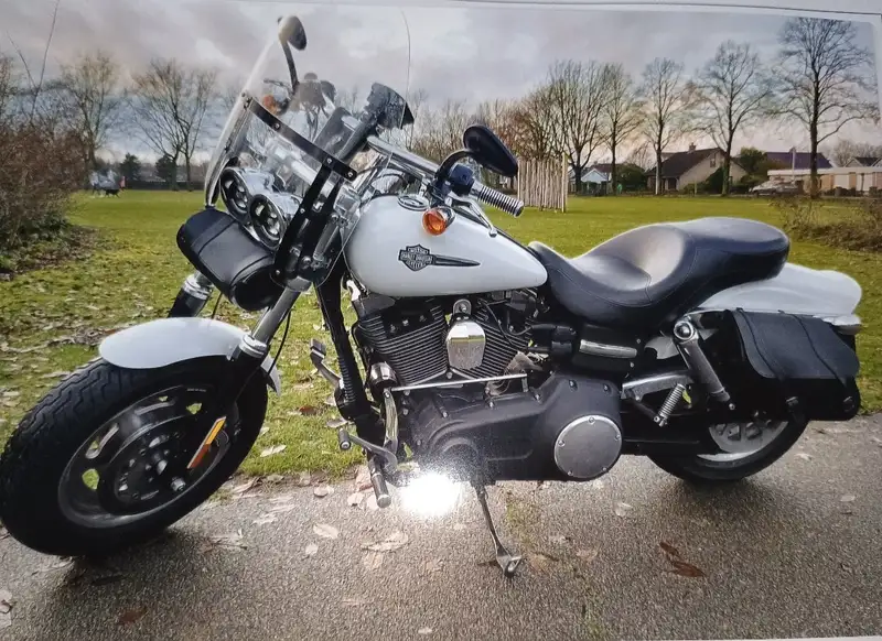 Harley-Davidson Dyna Fat Bob - foto 2