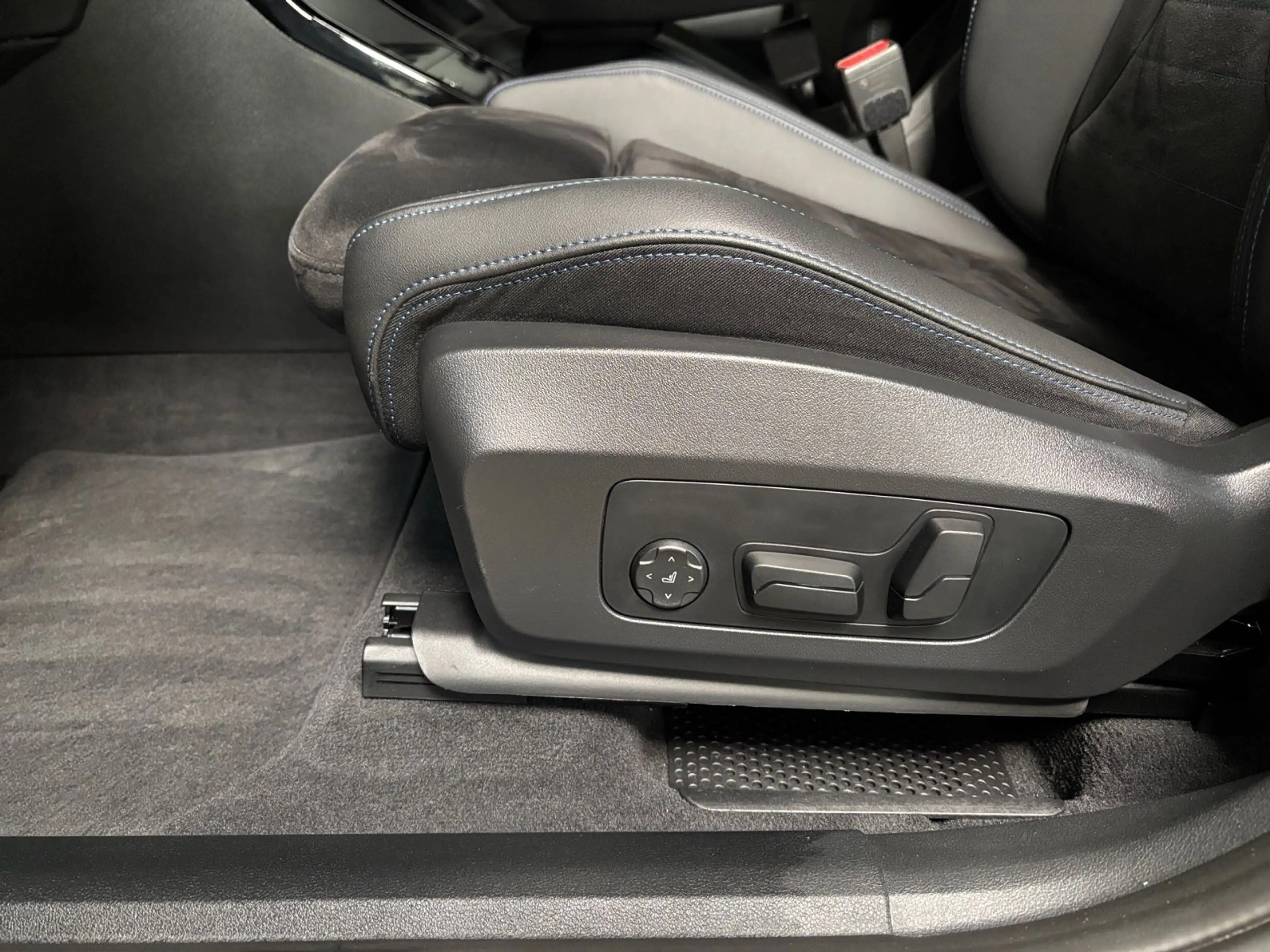 BMW 218 M Sport --AHK/HiFi/HeadUp/ACC — photo 12