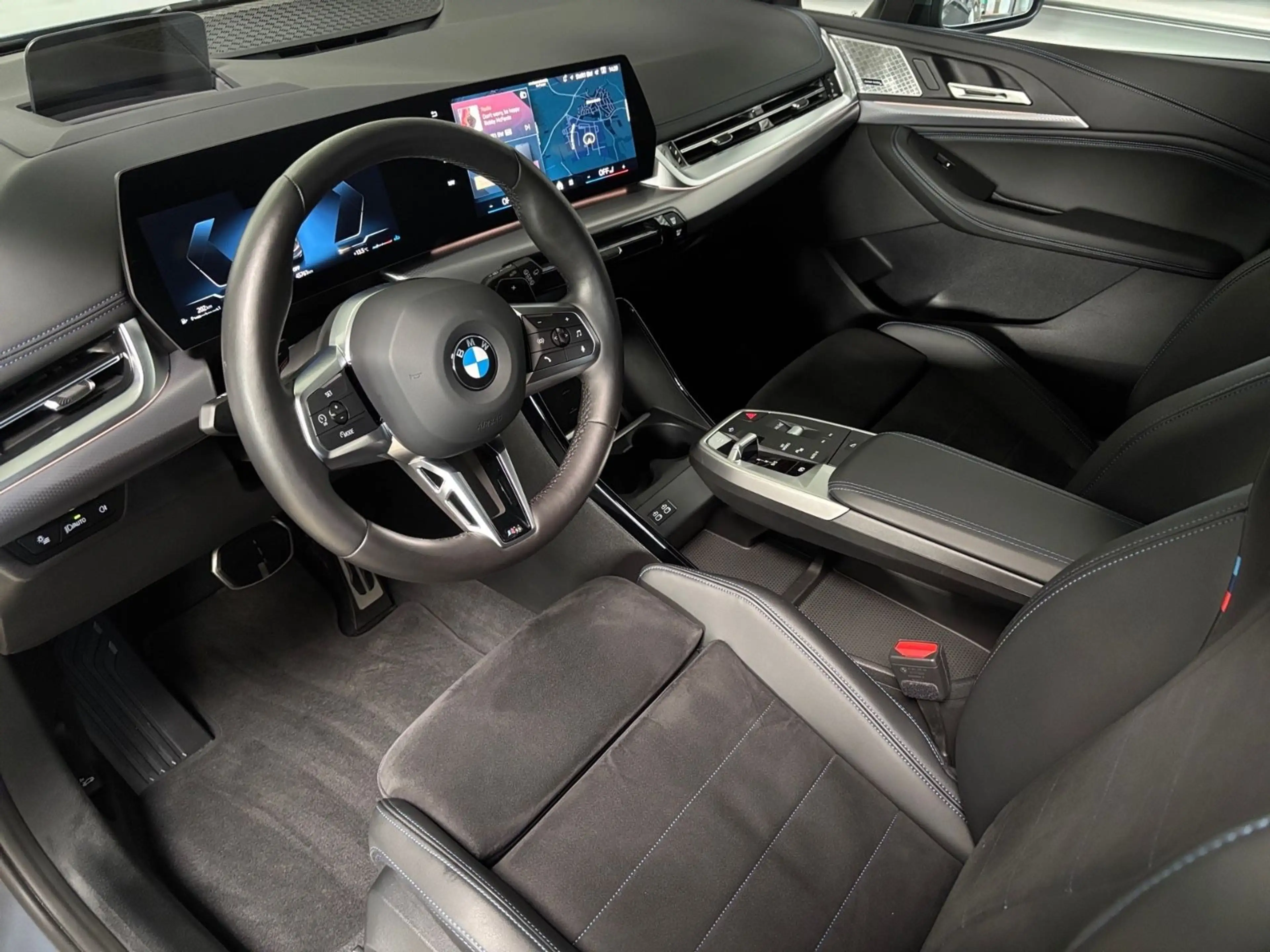 BMW 218 M Sport --AHK/HiFi/HeadUp/ACC — photo 13