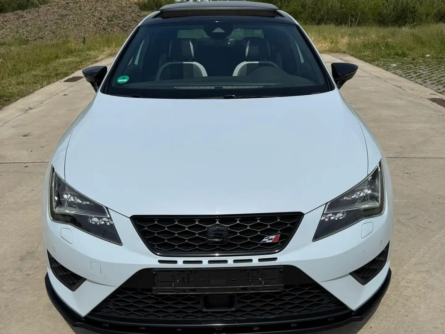 SEAT Leon Leon 2.0 TSI DSG Cupra Wit - 1