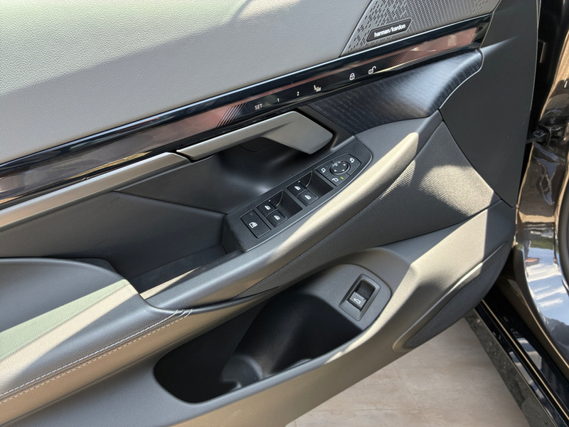 BMW 550 e xDrive M Sport + GARANTIE-bis-03.2030 — photo 12
