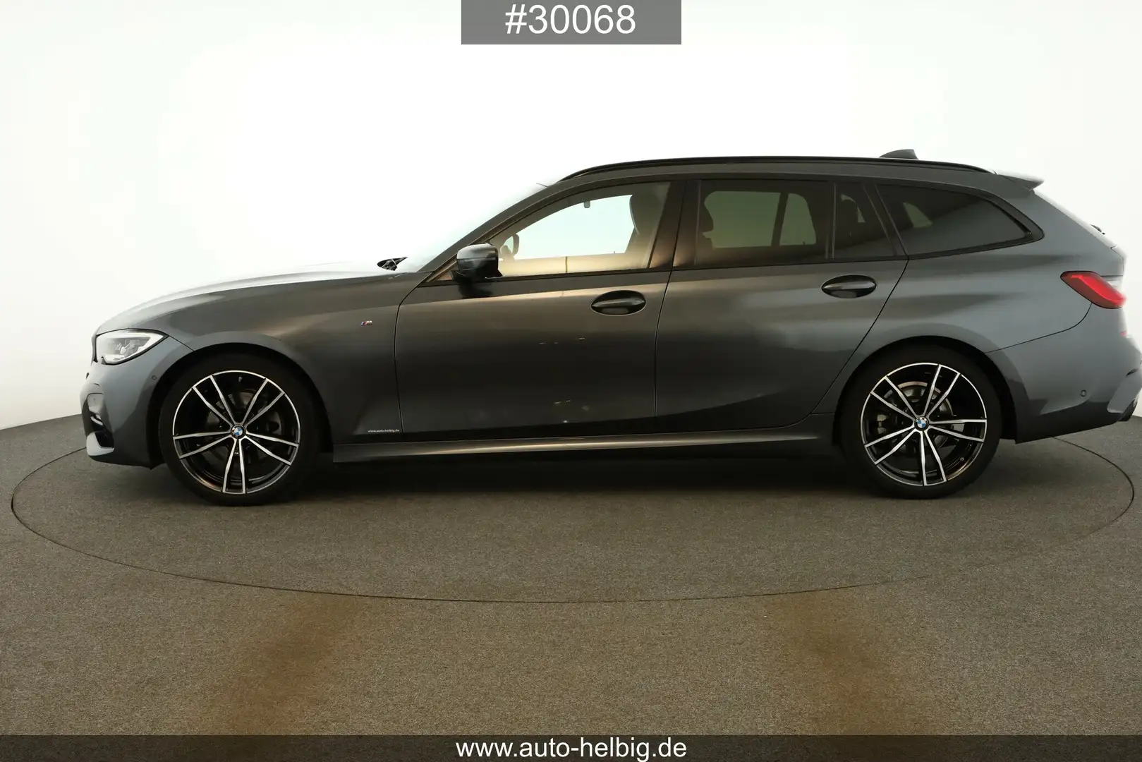 BMW 320 320 d Touring xDrive M Sport #HuD#AHK#Laser#Pano Gri - 2