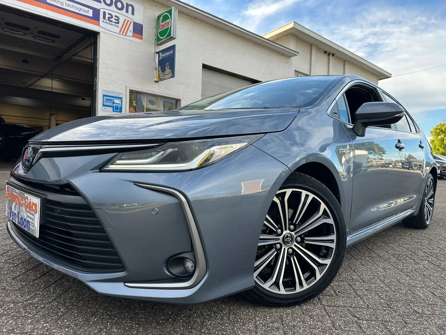 Toyota Corolla Corolla 1.8 Hybrid Comfort, Cam, Line assist,... Argent - 1