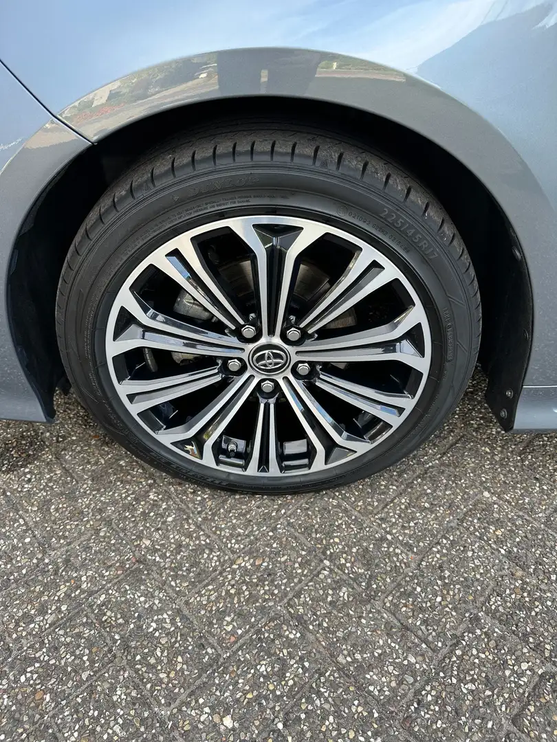 Toyota Corolla Corolla 1.8 Hybrid Comfort, Cam, Line assist,... Argent - 2