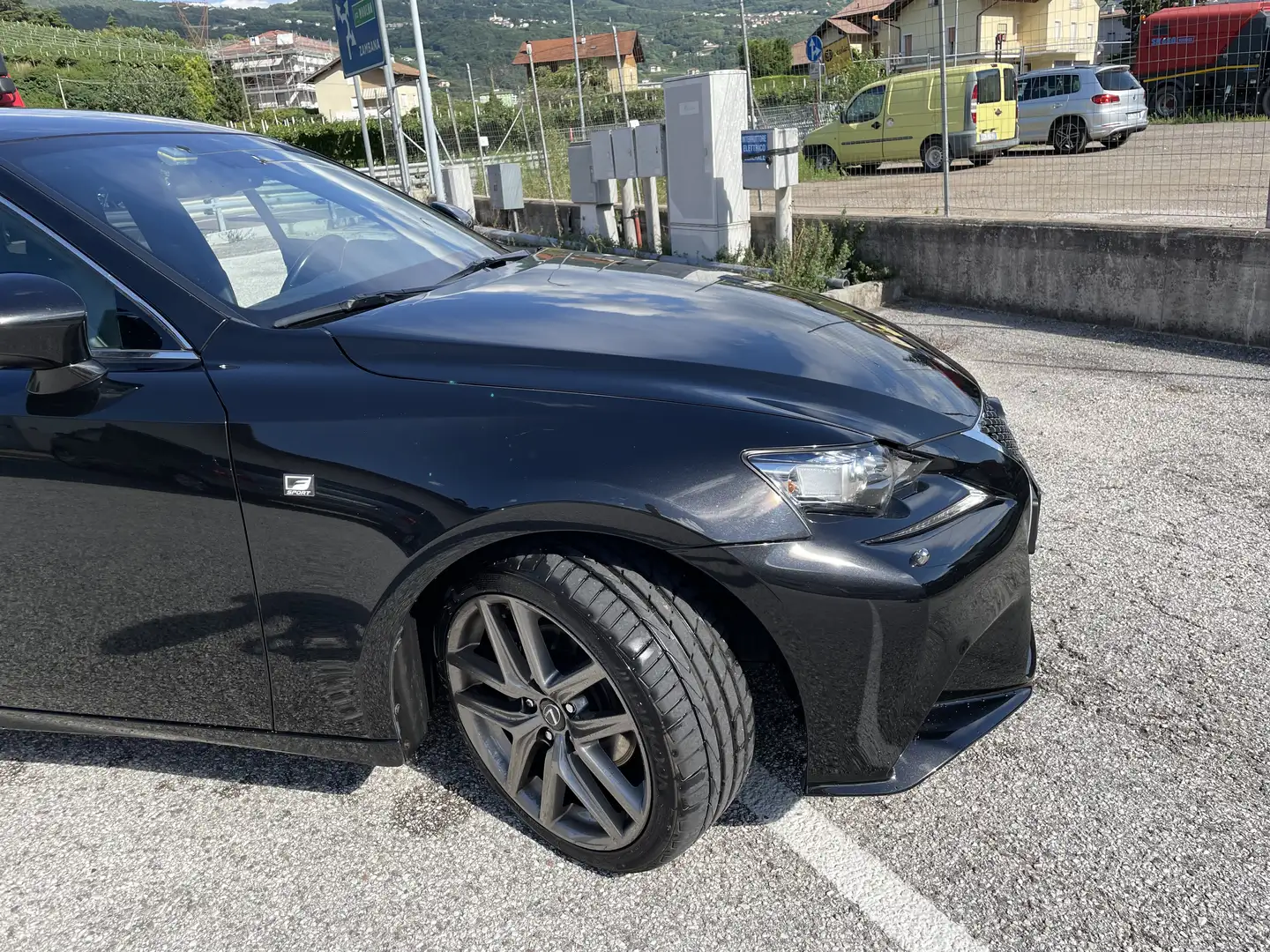 Lexus IS 300 300h 2.5 F-Sport cvt Černá - 1