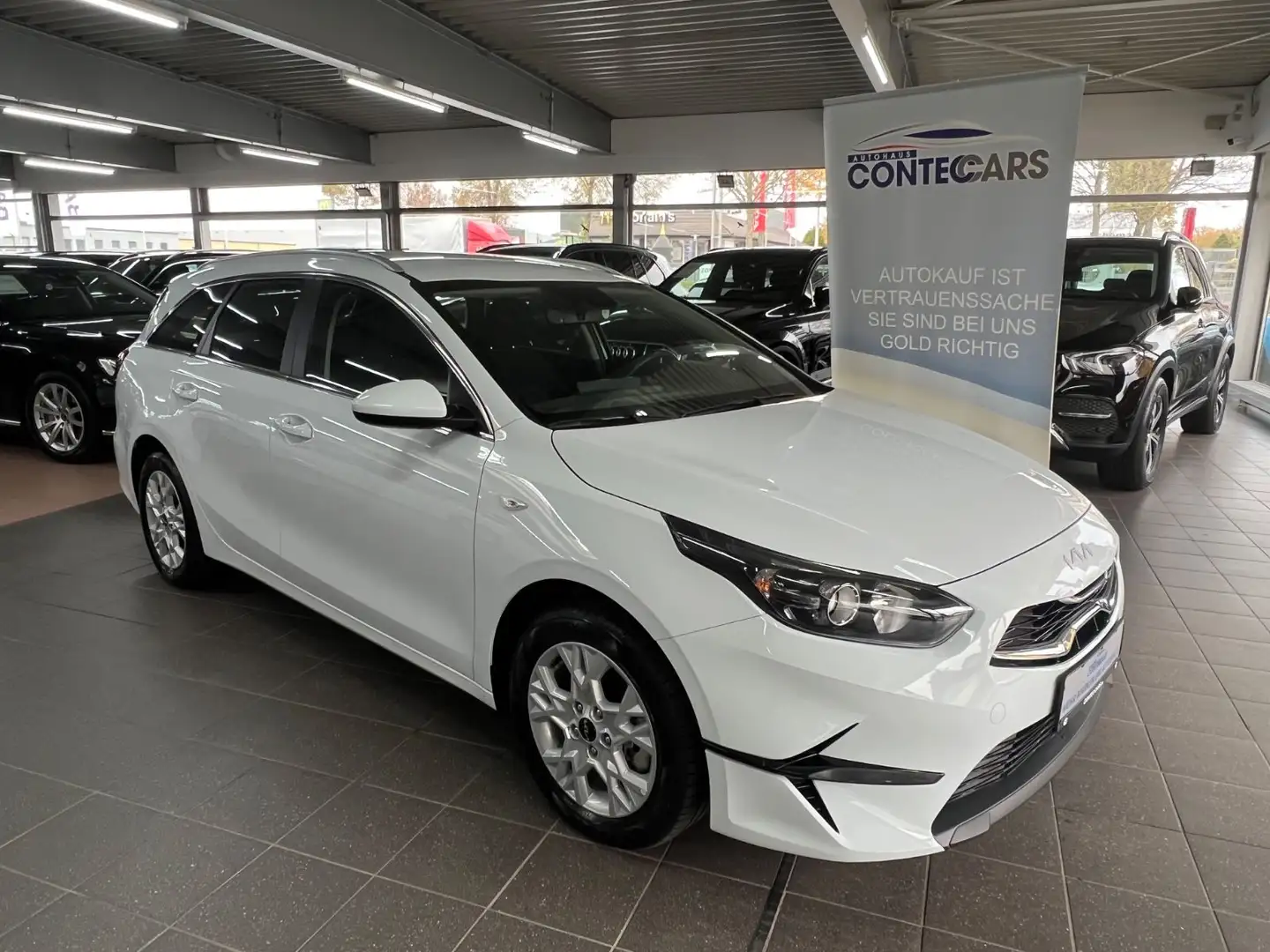 Kia Ceed SW / cee'd SW cee´d Sportswagon 1.6 CRDI Vision Komfort Paket. Blanc - 1