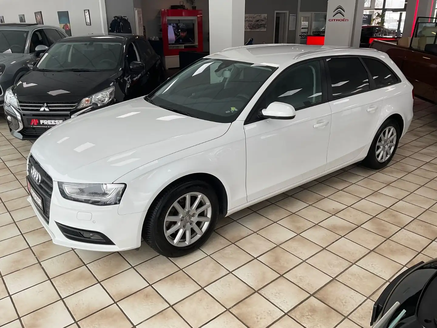Audi A4 Avant Attraction, Automatik, gepflegt !!! Blanc - 1
