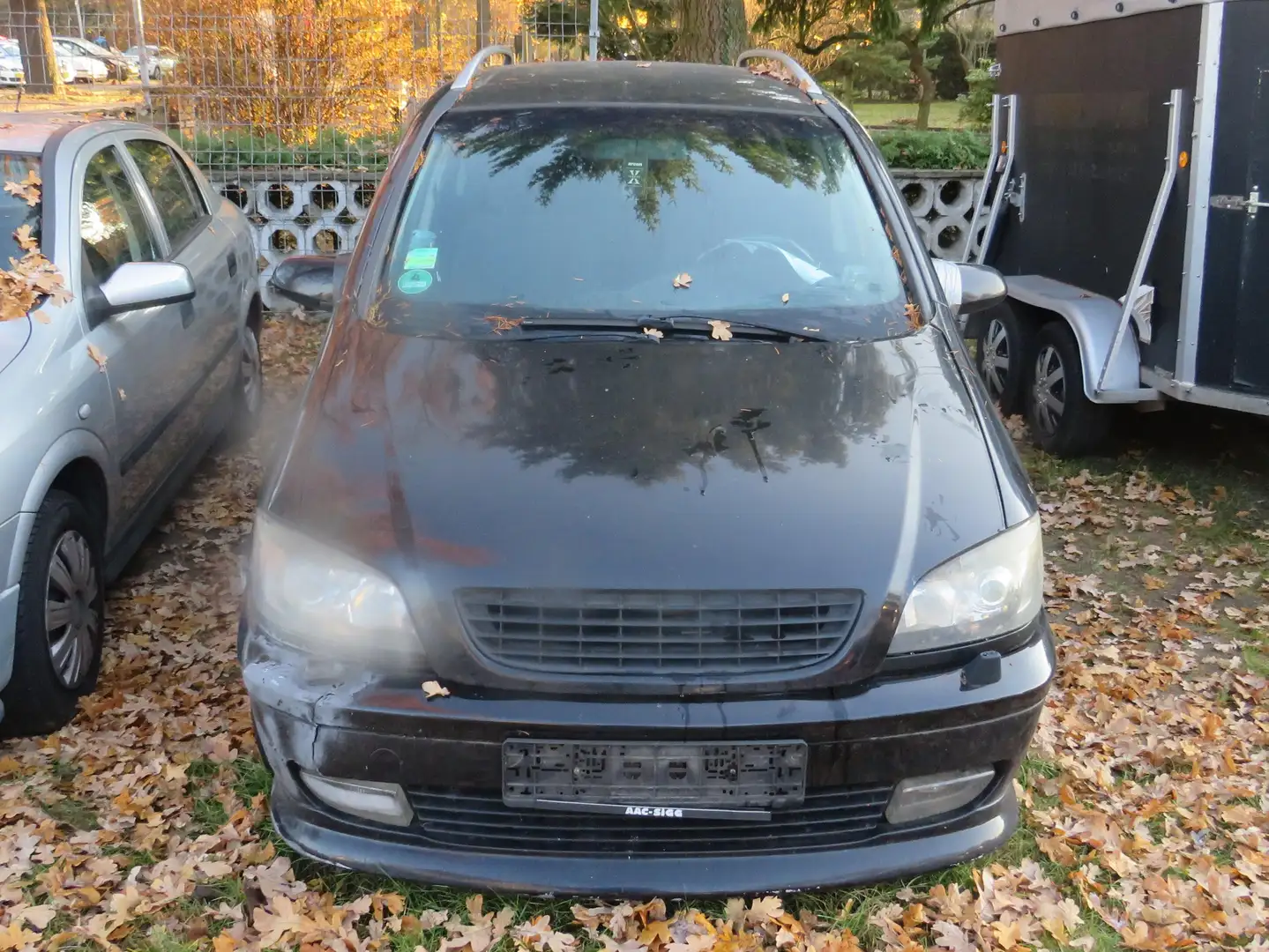 Opel Zafira Zafira 2.2 DTI Selection Executive Schwarz - 2