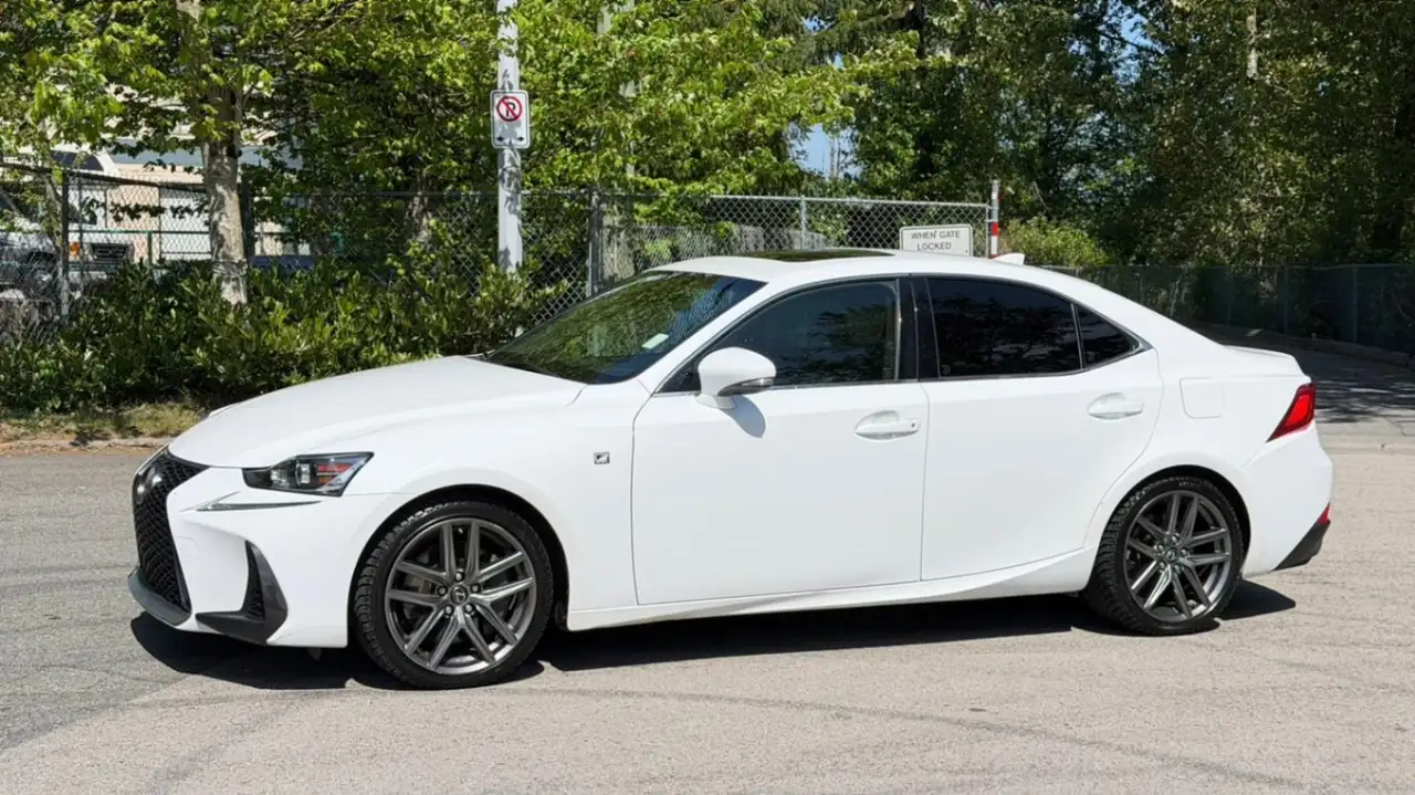 2017 Lexus IS