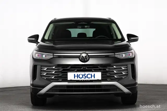 Volkswagen Tayron view 2