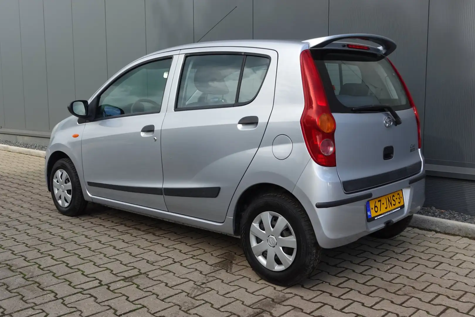 Daihatsu Cuore 1.0 Comfort Grau - 2