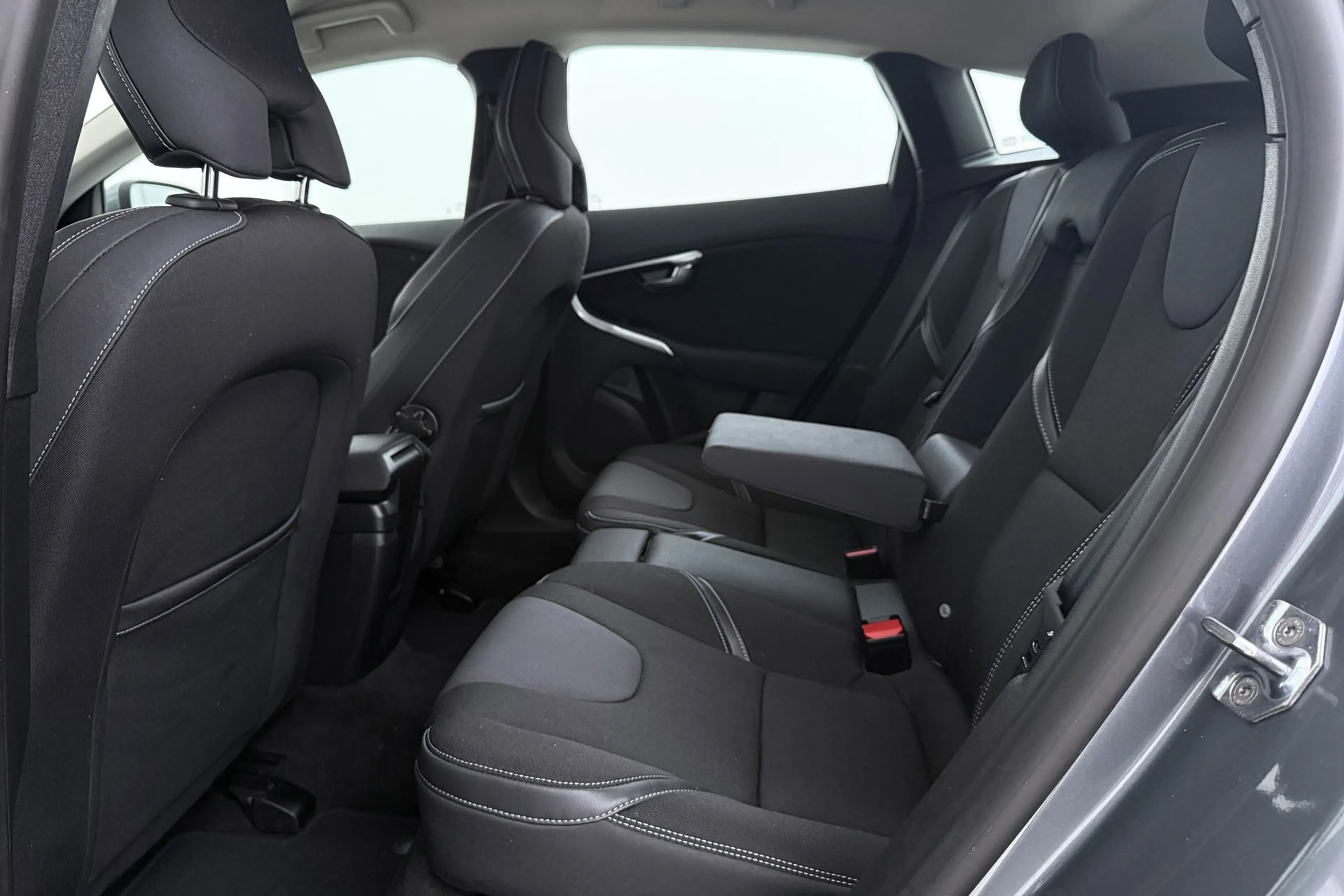 Volvo V40 2.0 T3 Nordic+ | Org NL | 51.000 KM!!! | Xenon | S — photo 18