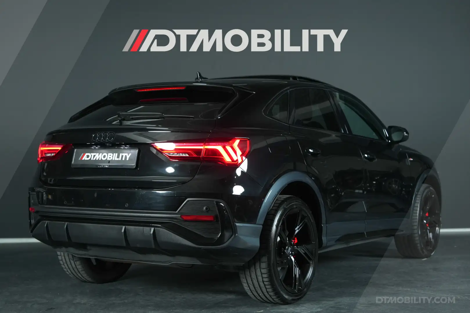 Audi Q3 Sportback 45TFSIe S-Edition | Panoramadak | Sfeerv Zwart - 2