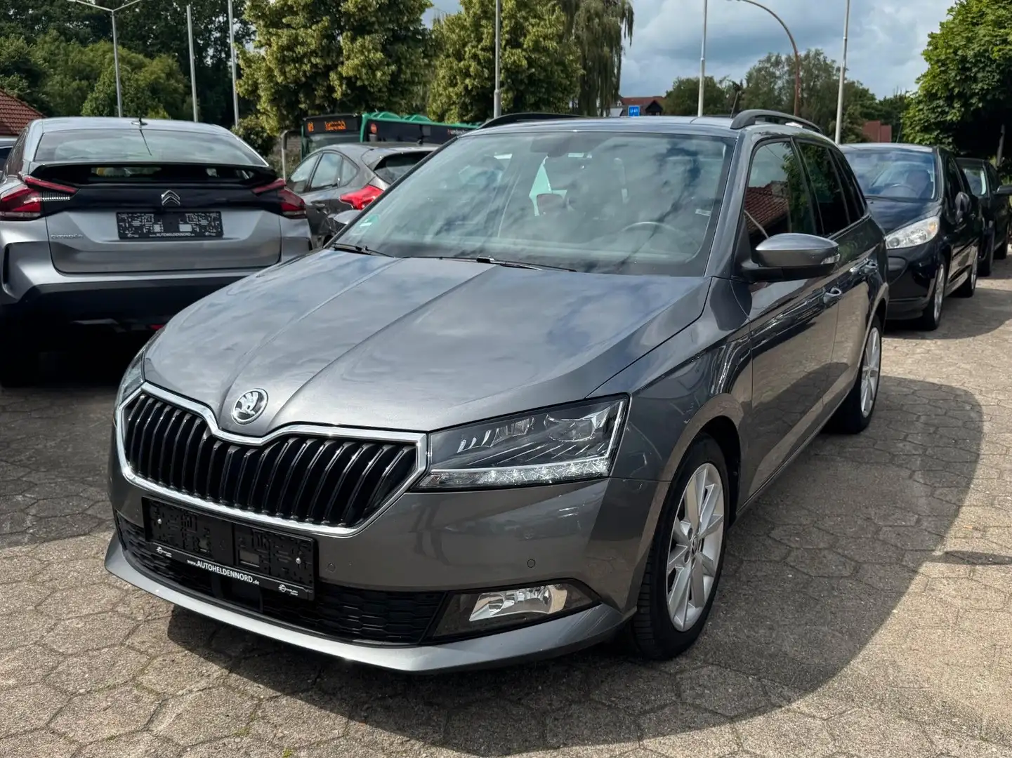 Skoda Fabia 1.0 TSI "Best of" LED Navi AppleC. Shz Gris - 1
