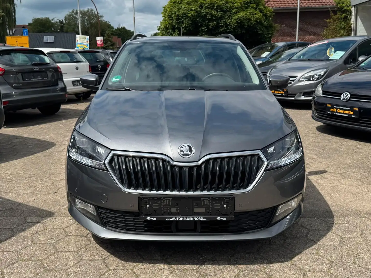 Skoda Fabia 1.0 TSI "Best of" LED Navi AppleC. Shz Gris - 2